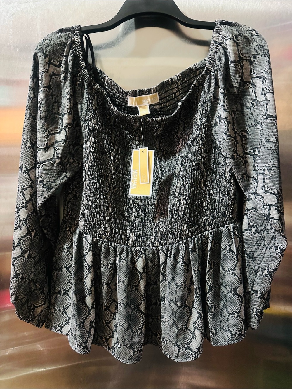 Michael Kors✨🖤🩶Black & Gray Snake-Print Smocked Peplum Blouse